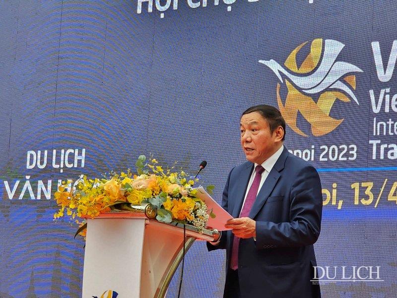 Bộ trưởng Bộ Văn hóa, Thể thao và Du lịch Nguyễn Văn Hùng phát biểu khai mạc Hội chợ